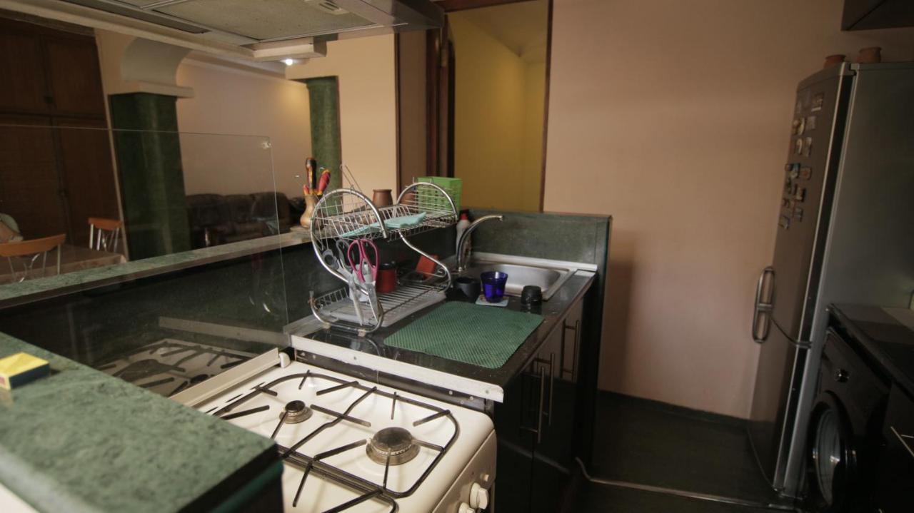 Apartment On Sanapiro 第比利斯 外观 照片
